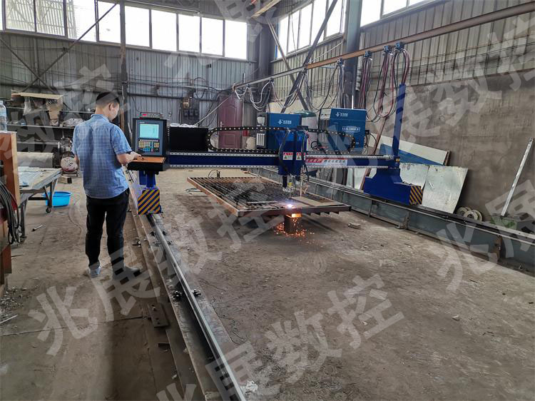 蘇州兆展數控科技有限公司龍門數控等離子火焰切割機