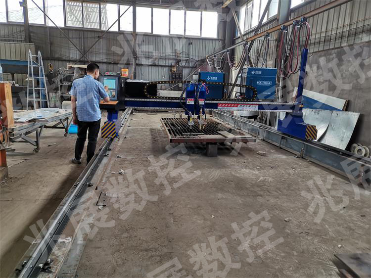 蘇州兆展數控科技有限公司龍門數控等離子火焰切割機