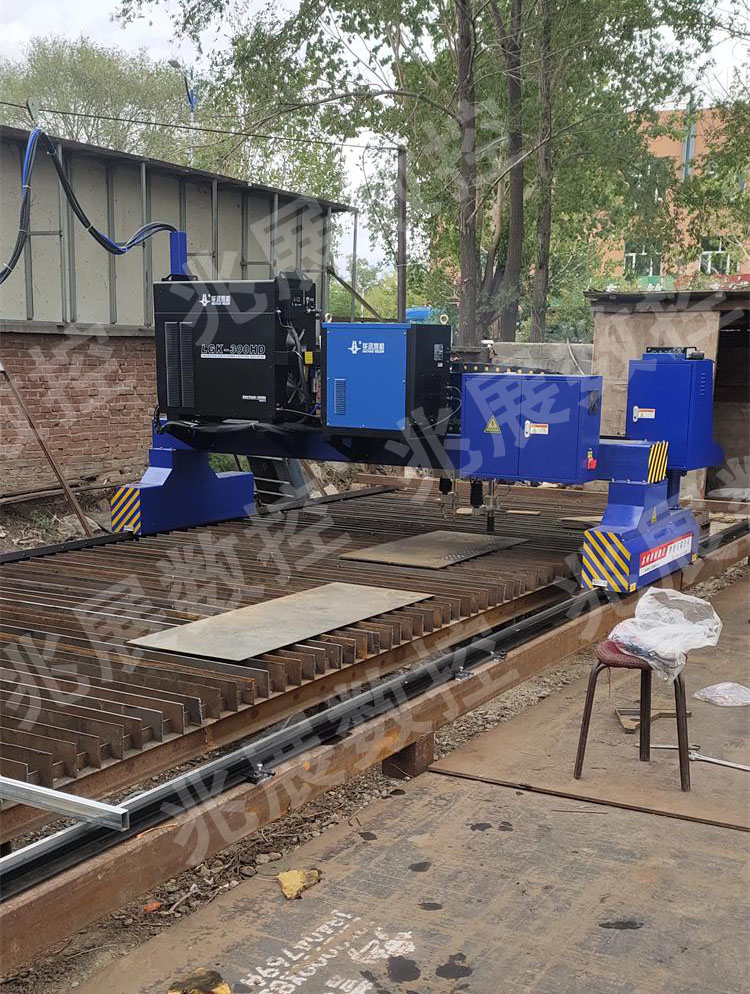 蘇州兆展數控科技有限公司龍門火焰數控等離子切割機